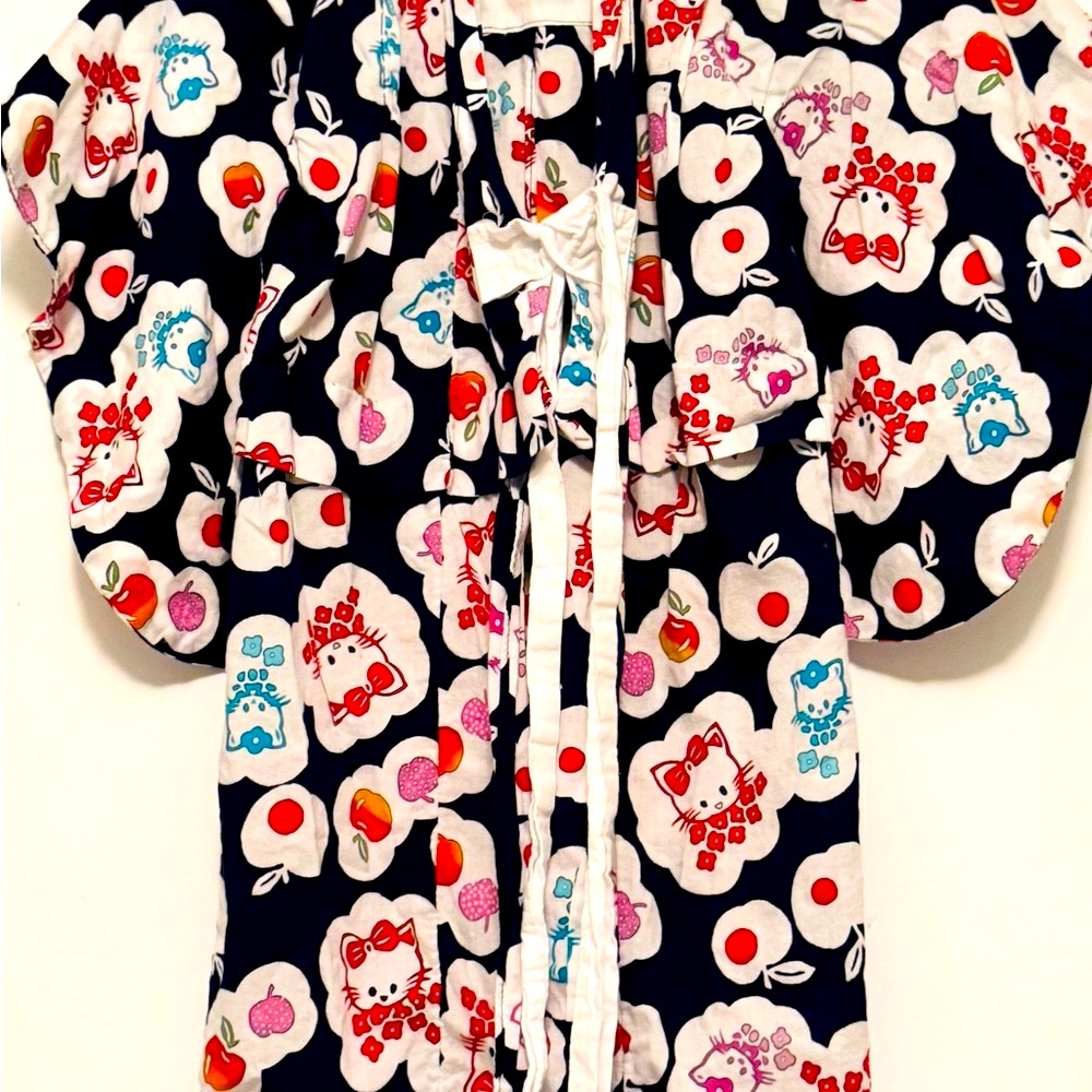 Kimono-style with Hello Kitty!